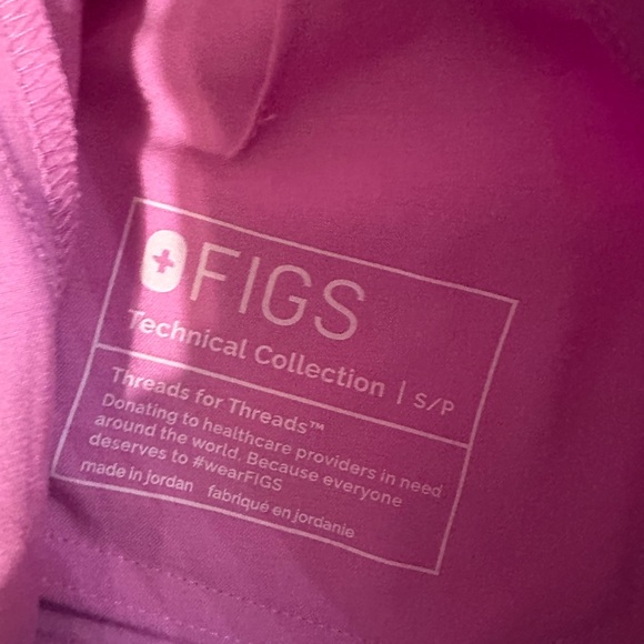 NWOT FIGS Pink Cloud Scrub Set - Picture 5 of 7